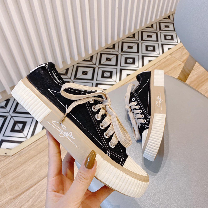 [Mã FAGREEN245 giảm 10% tối đa 30K đơn 99K] (Video thật) Giày thể thao nữ dáng cơ bản 2 màu siêu trend chữ ký Jinaj | BigBuy360 - bigbuy360.vn