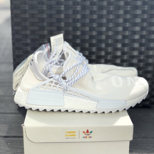 human race holi white