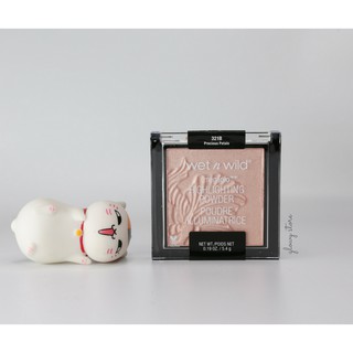 Phấn bắt sáng Wet n Wild Megalo - Precious Petal
