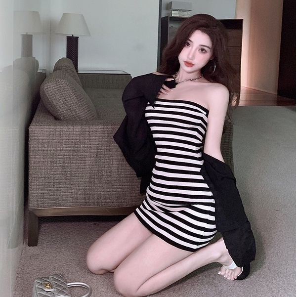 QKOOLE Đầm ống  kẻ sọc phong cách Hàn Quốc thời trang gợi cảm cho nữ