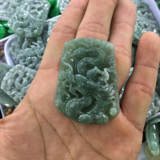 🐉🐉🐉 Mặt rồng Gemstone  phong thủy rồng có kèm dây đeo cổ lụa Hàn châu hàng cao cấp