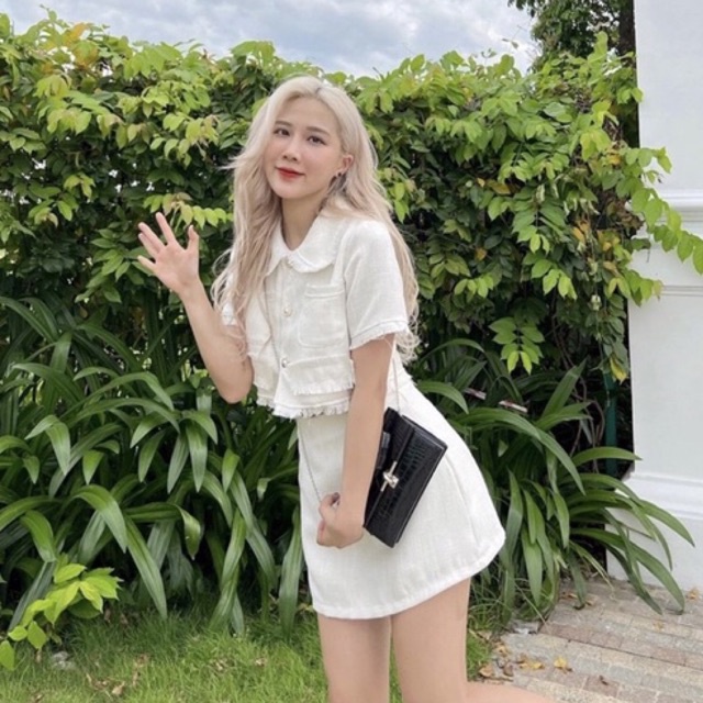 SET ÁO CROPTOP CỔ SEN NÚT KÈM CHÂN VÁY DẠ BỐ
