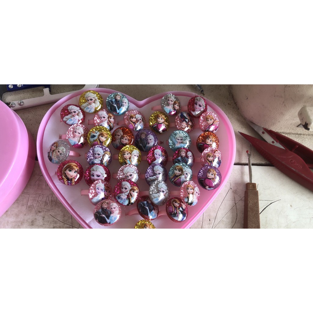 Nhẫn nhựa cho bé