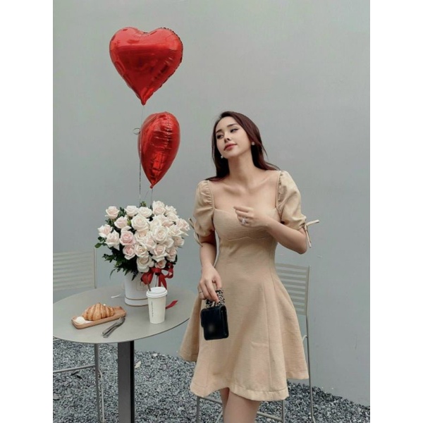 Đầm gân cổ vuông tay bo