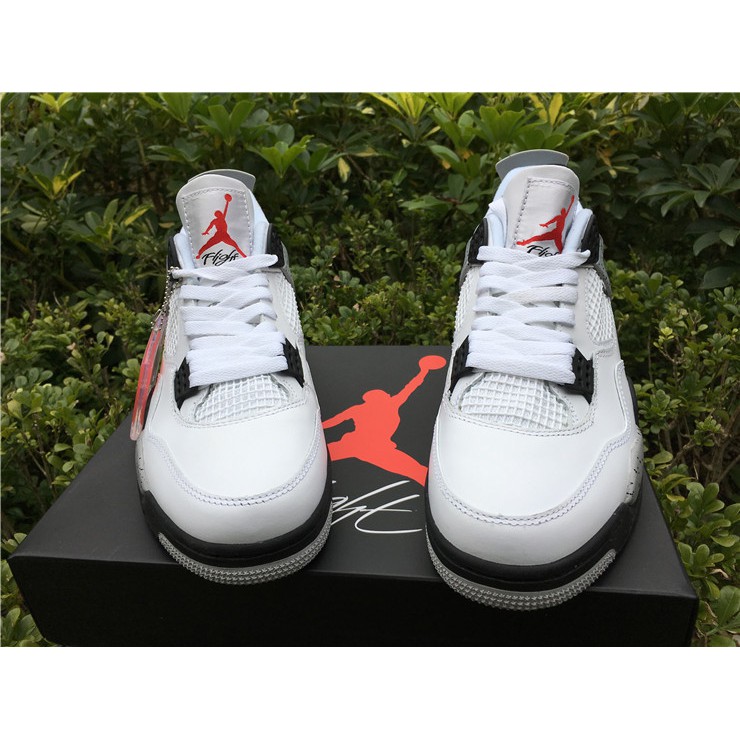 Jordan 4 Trắng White Cement