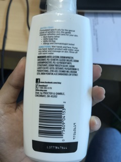 Sửa rửa mặt Olay Gentle Clean Foaming Cleanser