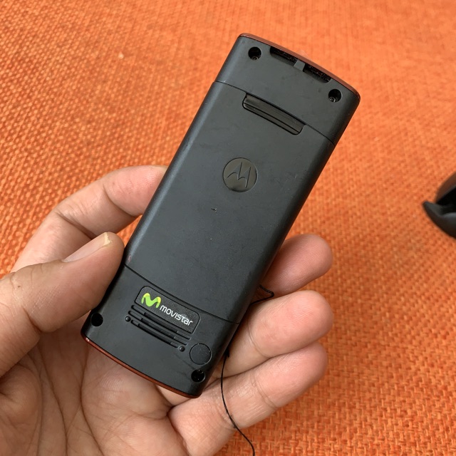 Điện thoại cổ Motorola W208 zin chính hãng.