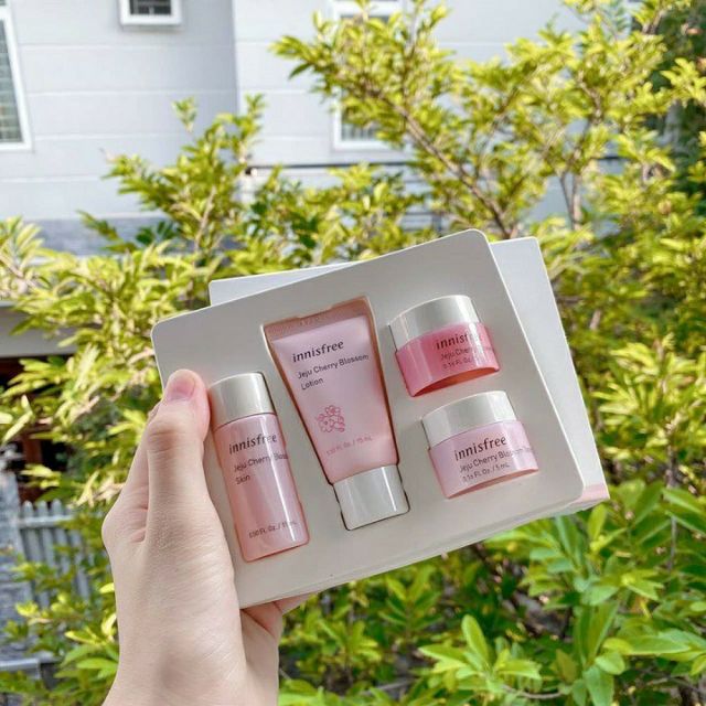 (Date 2023)Set 4 Món Dưỡng Trắng Da Hoa Đào Innisfree Jeju Cherry Blossom Special Kit