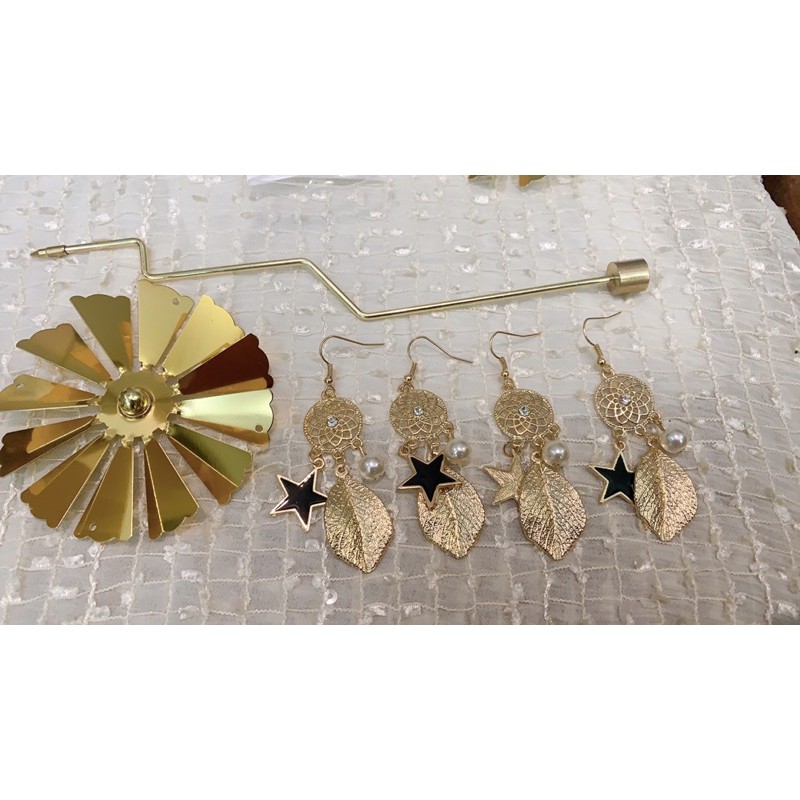 Charm dreamcatcher , bộ chong chóng  quay nến thơm( không bao gồm khay)