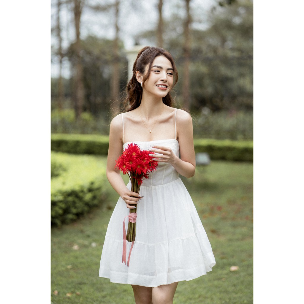 Đầm dai dây RECHIC babydoll xếp ly ngực Dulcie màu trắng | BigBuy360 - bigbuy360.vn