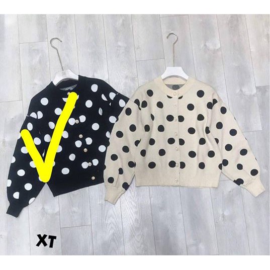 áo len chấm bi đen xinh xắn