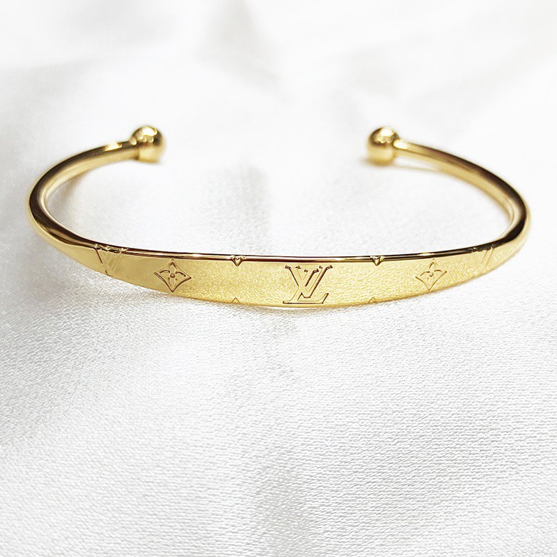 Vòng Tay Cuff Titan Ko Đen TT 3765