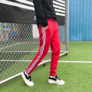 QUẦN ĐỎ BA SỌC TRẮNG