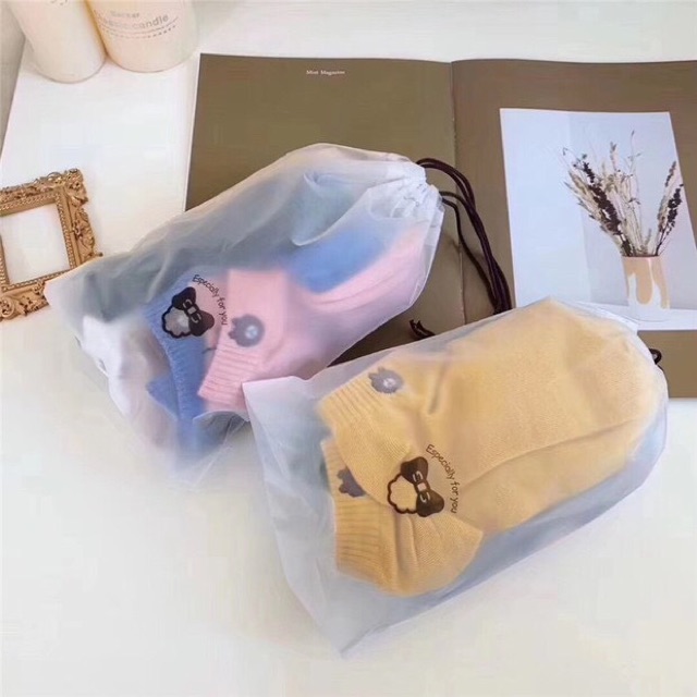 Tất cổ ngắn đính icon gấu siêu cấp cute.