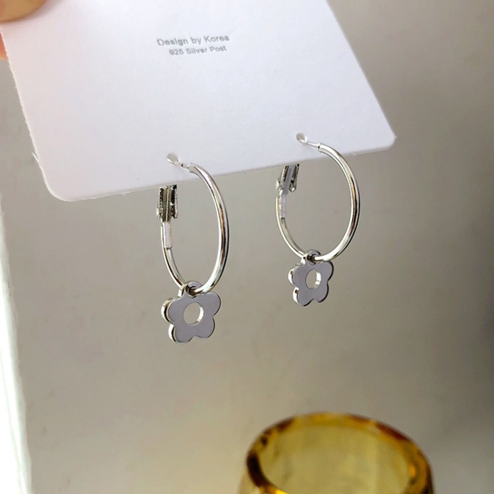 Khuyên Tai Dạng Vòng 2021 Hình Hoa Nhiều Màu Sắc Phong Cách Hàn Quốc Thời Trang Cho Nữ