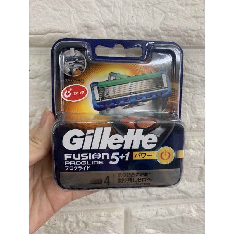 Vỉ 4 lưỡi dao cạo râu Gillette Fusion 5+1 úc
