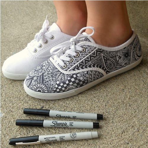 Vỉ 24 màu bút lông dầu ngòi kim vẽ trên mọi chất liệu Sharpie Ultra Fine