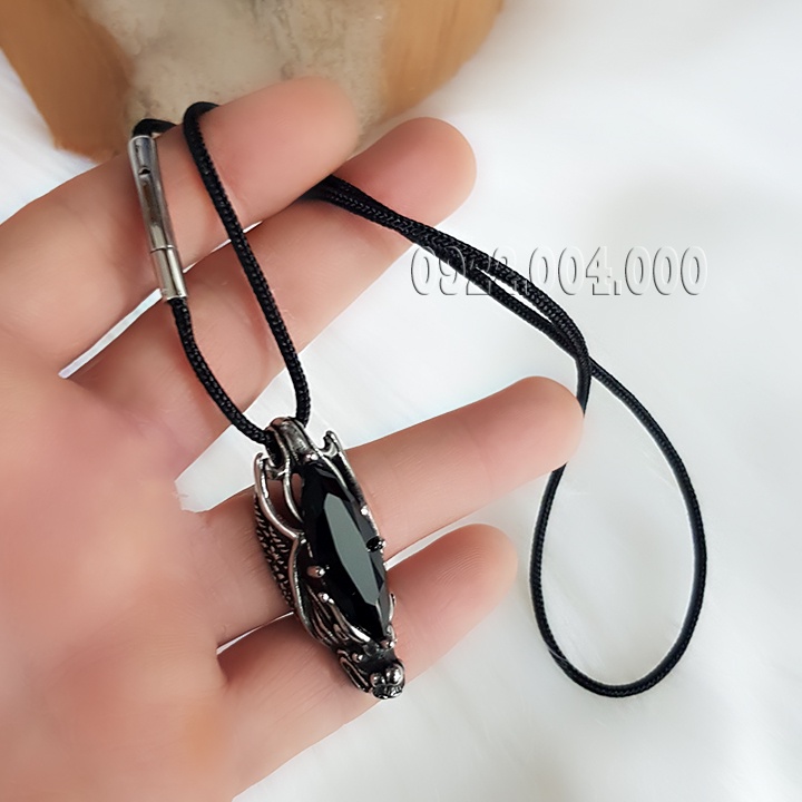 Dây chuyền đen huyền bí đầu rồng.