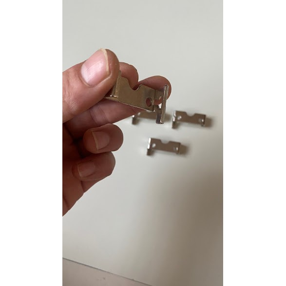 Thanh Sắt Ngang Giữ Lưỡi Và Cần Gạt Tông Đơ Magic Clip 8184