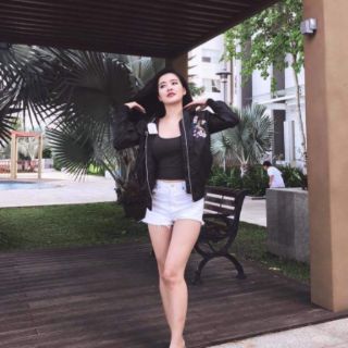 Bomber thêu hoa