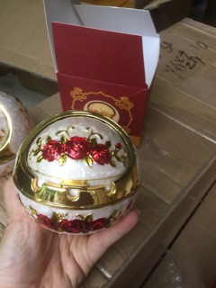 Gạt tàn phong cách hoàng gia ( HỢP KIM-THỦ CÔNG)