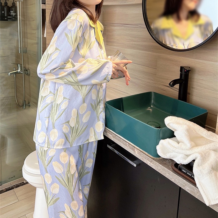 Bộ Đồ Ngủ Tay Dài Bằng Lụa Lạnh In Hình Hoa Tulip Phong Cách Mới 2022