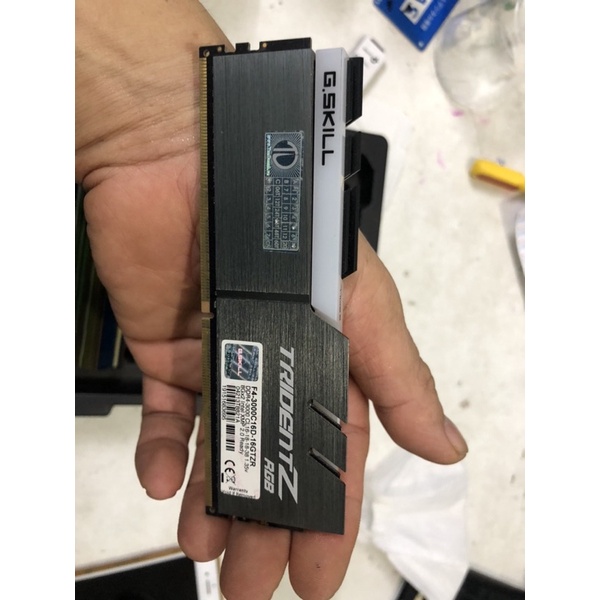 Ram 4 - 8gb bus 3000 led Rgb còn 1 cặp like new cho anh em lên máy Vip