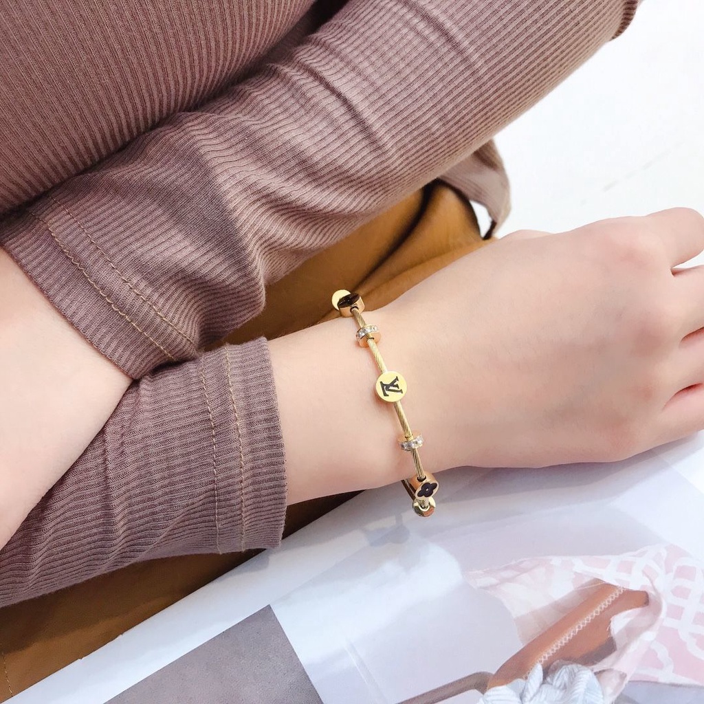 Vòng đeo tay thép titan màu sắc không phai chất lượng cao