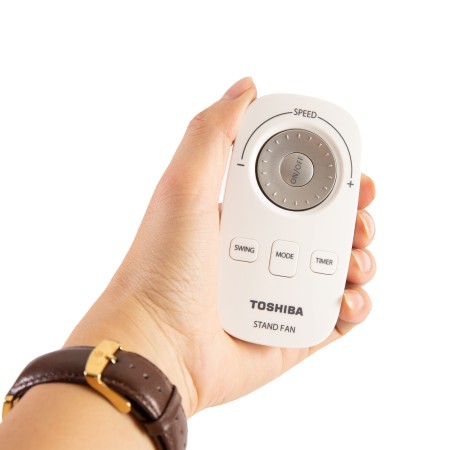 [Mã ELMS5 giảm 7% đơn 300K] Quạt đứng Toshiba F-LSD10(W)VN có Remote | BigBuy360 - bigbuy360.vn