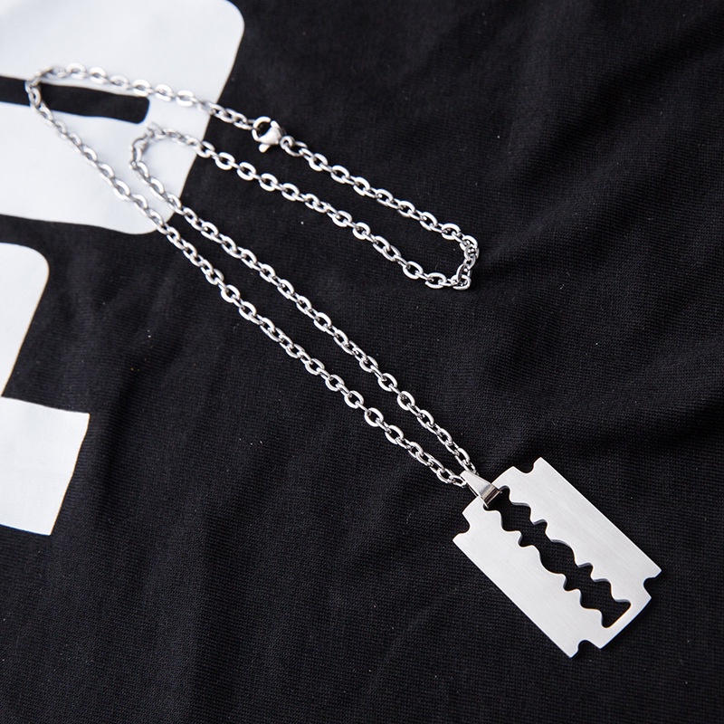 Vòng cổ Hình Lưỡi Dao Cạo Bằng Thép Không Gỉ Màu Bạc Thời Trang