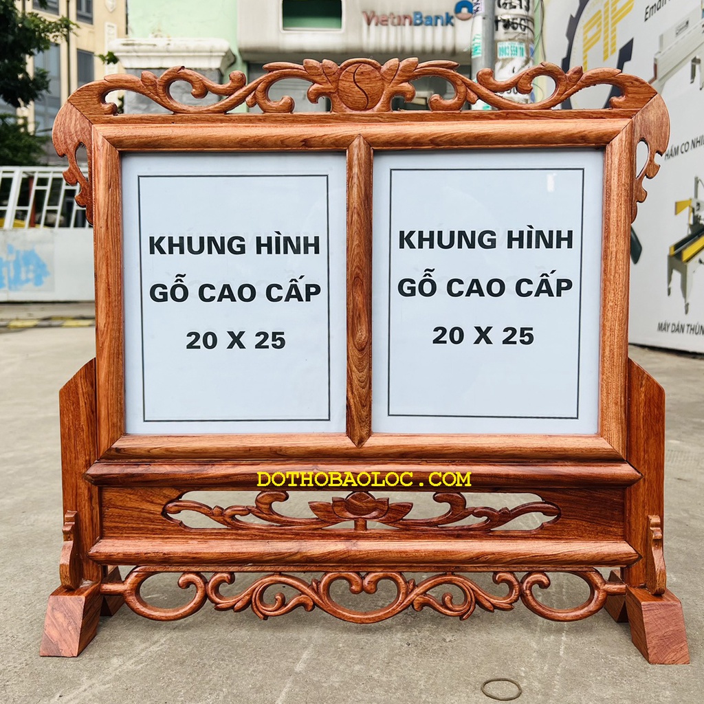 Khung ảnh đôi thờ gia tiên 20cmx25cm gỗ hương chạm khắc ép kính viền hoa cao cấp cao để vừa hình