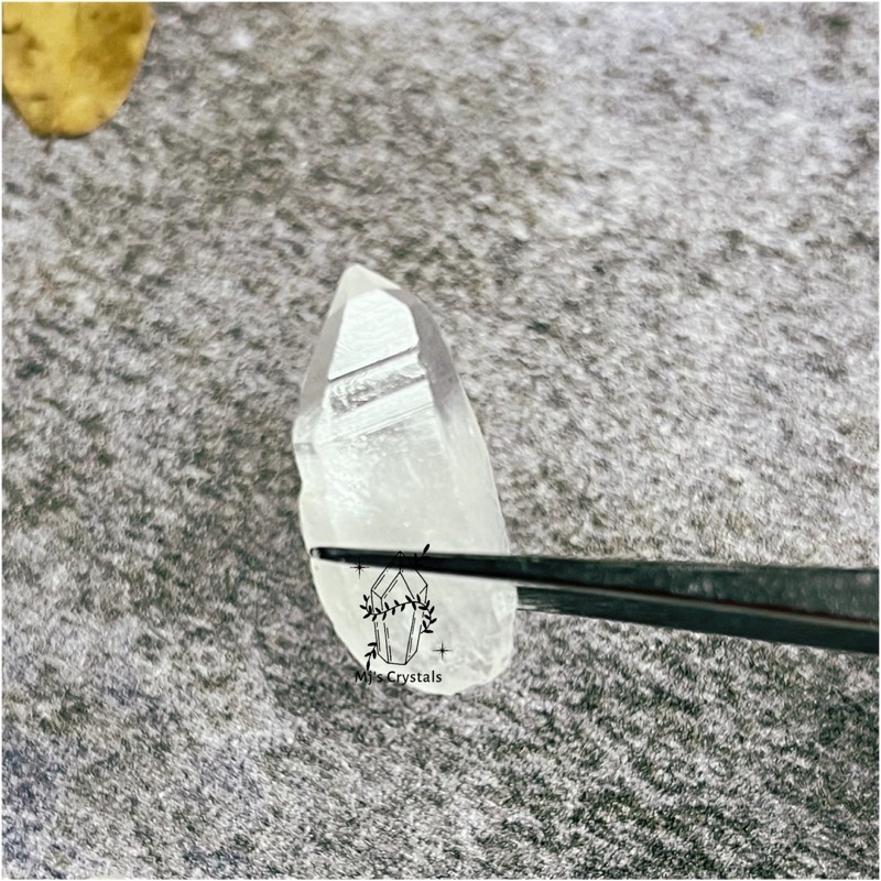 Đ𝘢́ 𝘵𝘩𝘰̂ 𝐿𝑒𝑚𝑢𝑟𝑖𝑎𝑛 𝘊𝘳𝘺𝘴𝘵𝘢𝘭 𝘗𝘩𝘢 𝘭𝘦̂ 𝘵𝘳𝘢̆́𝘯𝘨, s𝘶̛𝘶 𝘵𝘢̂̀𝘮, 𝘩𝘢𝘯𝘥𝘮𝘢𝘥𝘦, 𝘳𝘦𝘪𝘬𝘪, 𝘵𝘩𝘢𝘯𝘩 𝘵𝘢̂̉𝘺 𝘵𝘩𝘪𝘦̂̀𝘯 đ𝘪̣𝘯𝘩