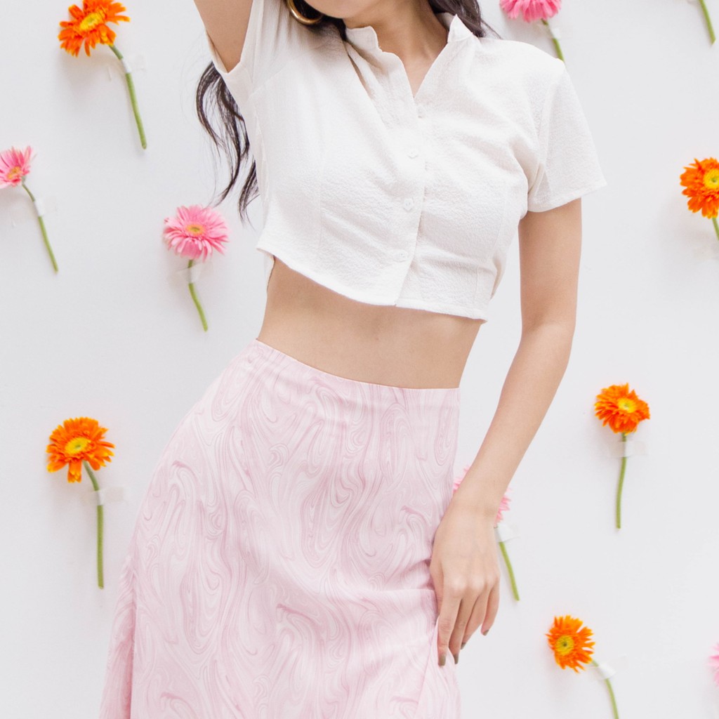 Áo croptop vải thô kiểu Hàn Quốc, cổ tàu ngắn tay, cúc áo hình bông hoa nhiều màu Mia Ritta A2047