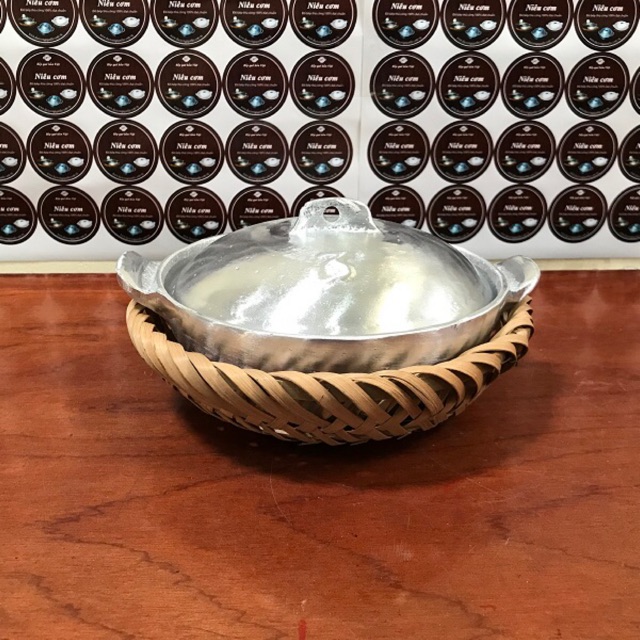 Tộ  gang đường kính 18cm