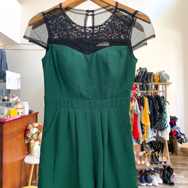 Jumsuit xanh lá pha ren eo 65 h812 pass 50k