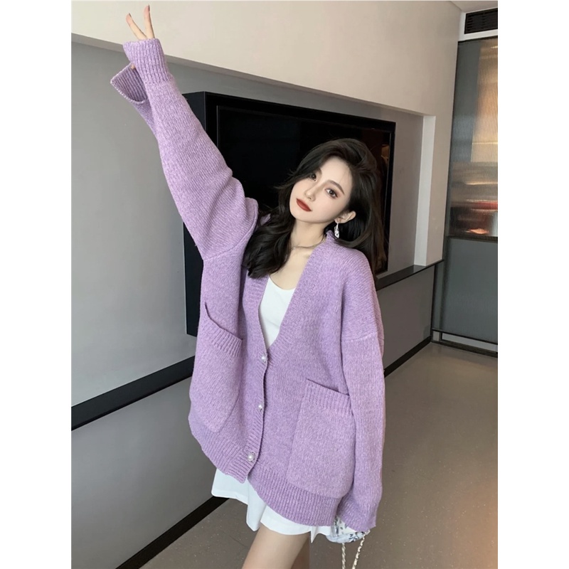 Jane Áo khoác cardigan dài tay cổ chữ V kết trân châu trắng sau lưng áo màu Tím Pátel C223 | BigBuy360 - bigbuy360.vn