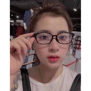 Kính chống ánh sáng xanh Uniqlo