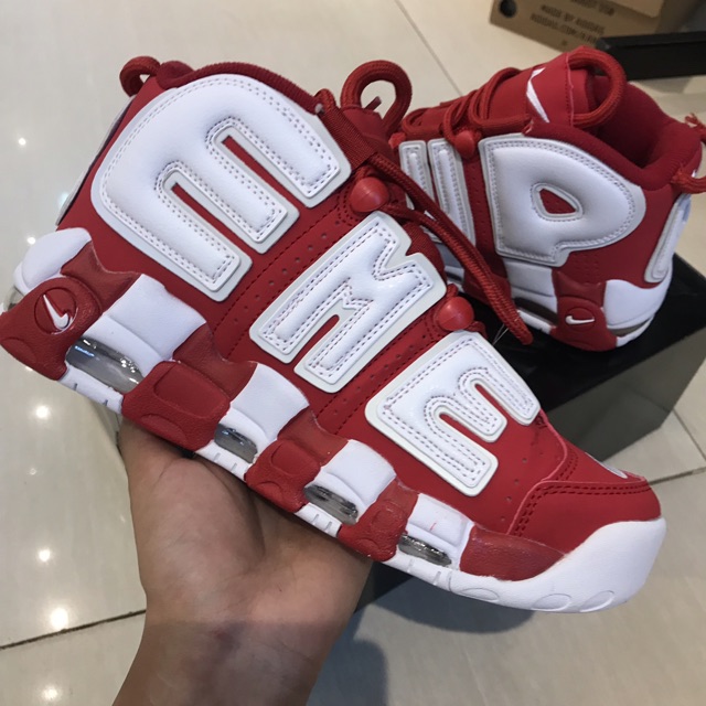 Giày thể thao uptempo