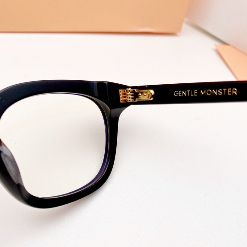 GM S.O.U.T.H.S.I.D.E REP 1:1 FULLBOX Cloudy Eyewear