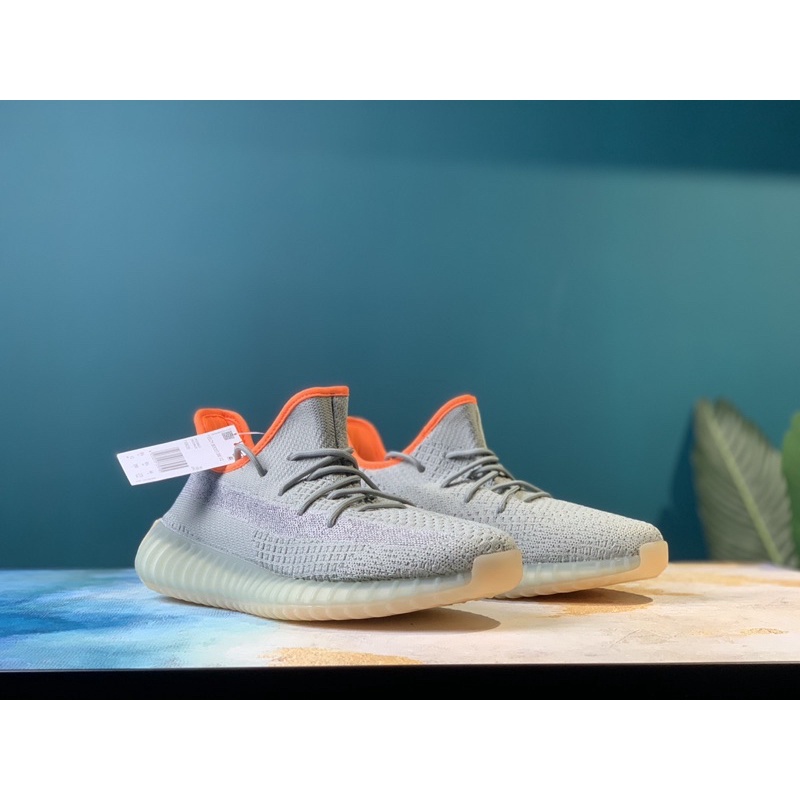 Giày sneaker yeezyboost 350 v2"Desert Sage"FX903532