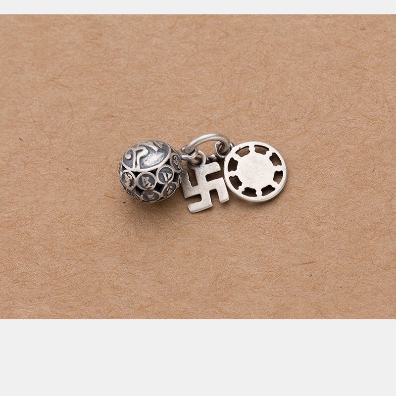 Charm bạc tròn treo lục tự - chữ vạn - MH657