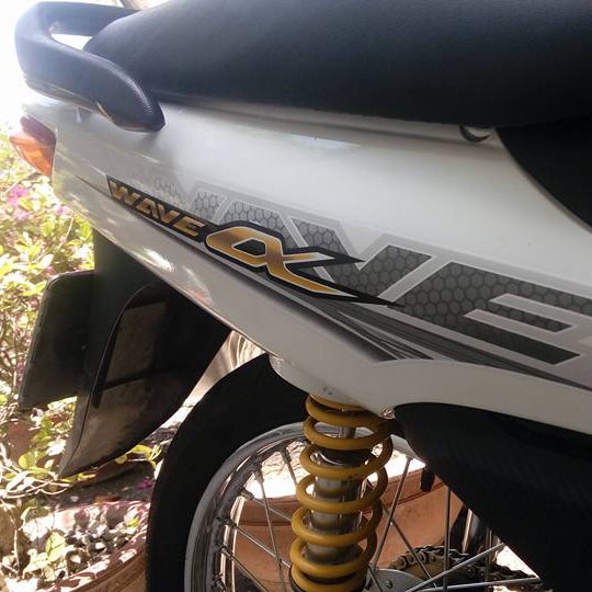 Sơn Samurai màu trắng ngọc K420 chính hãng, sơn xịt phủ dàn áo xe máy chống nứt nẻ, kháng xăng