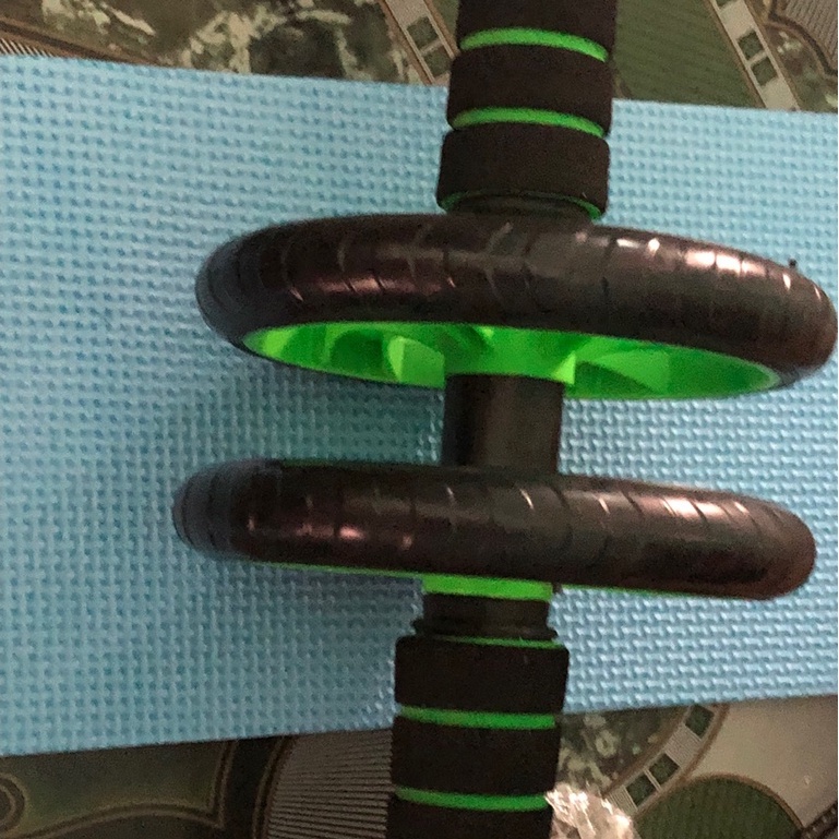 Con lăn 2 bánh xanh lá tập bụng tại nhà tặng tấm lót gối Bodysport