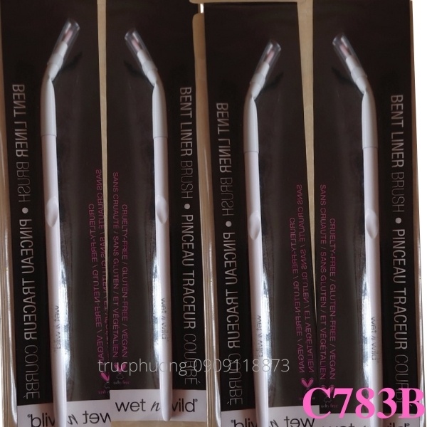 Cọ vẽ viền mắt eyeliner C783B thiết kế cong phần đầu giúp dễ dàng vẽ eyliner góc mắt cũng như độ to nhỏ nét vẽ eyeliner
