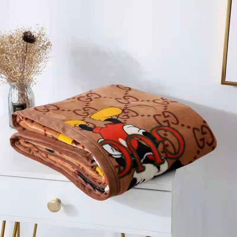 Chăn tuyết sữa hình chuột mickey kèm hộp xinh kích thước 150cmx200cm