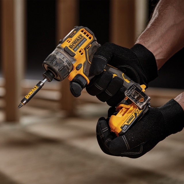 Máy vặn vít DEWALT cầm tay động cơ không chổi than dùng pin DCF601D2-KR