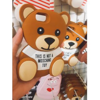 ỐP LƯNG IPHONE 7/7 PLUS / 8/8 PLUS DẺO SILICONE GẤU moschino ( xả hàng )