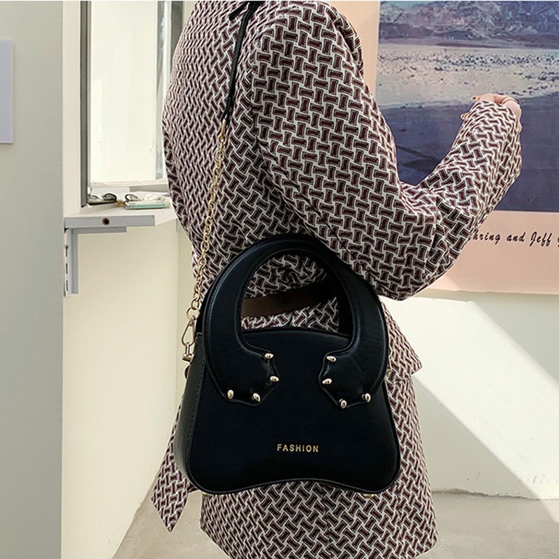 Túi đeo chéo IELGY hình vuông họa tiết móng hổ phối dây xích thời trang cho nữ