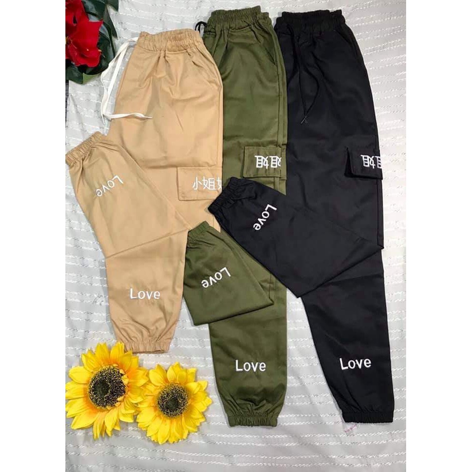 Quần jogger kaki unisex, họa tiết chữ Love thêu ,túi nắp , mặc đi chơi cực cá tính (kèm ảnh thật)