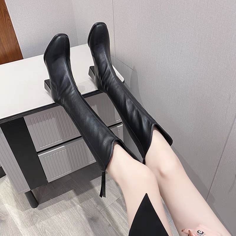 Boot đùi mã cao gót, khoá sau thiết kế cổ chữ V hàng quảng châu